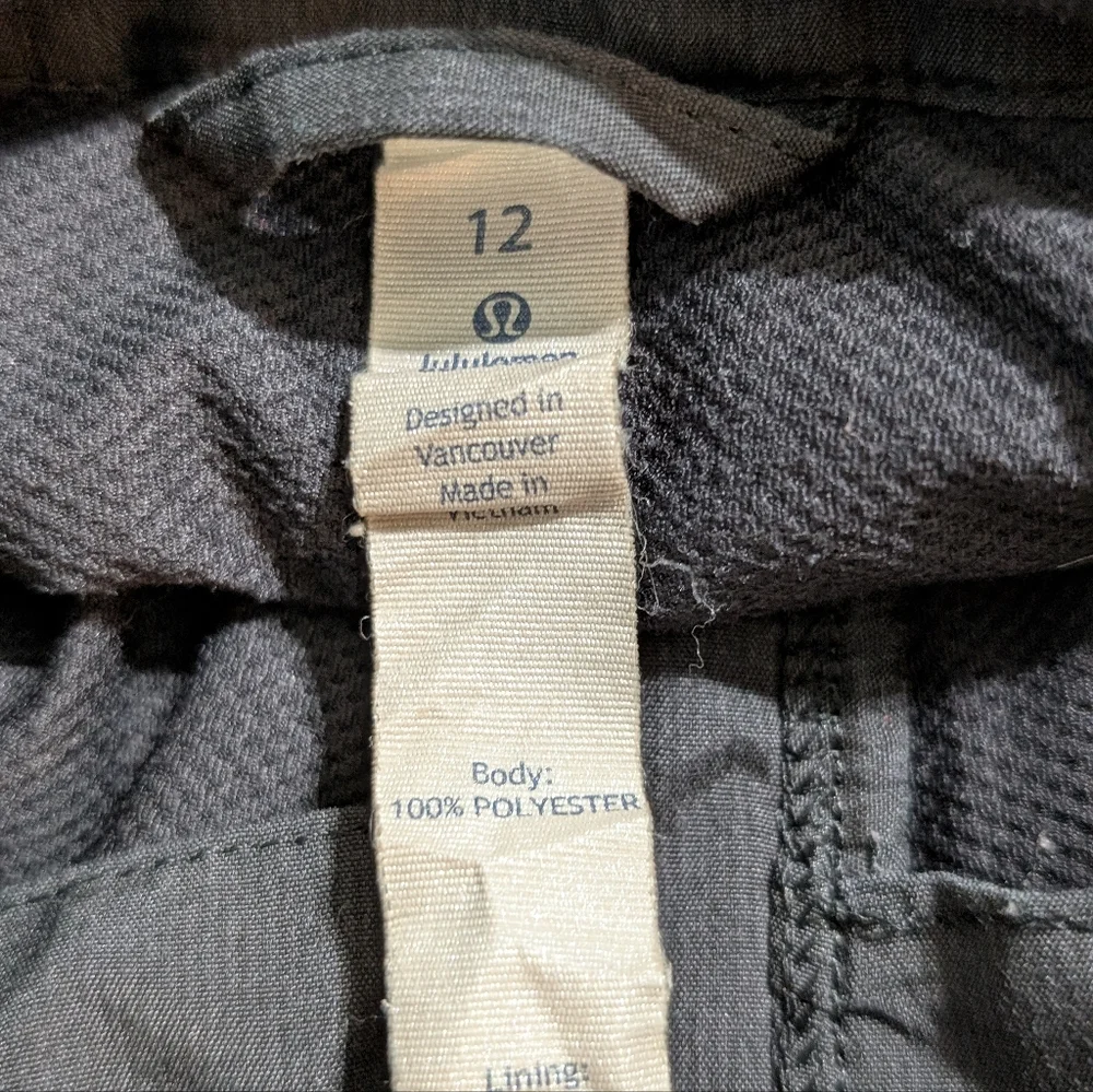 Lululemon Women's Black Unlined Jacket - 12 - Preloved - Picture 5 of 9